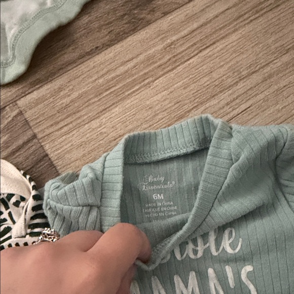 Bodysuits - Picture 2 of 4